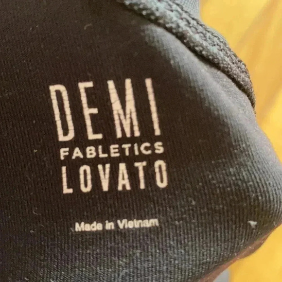 Demi lovato  fabletics tank top - Picture 9 of 9